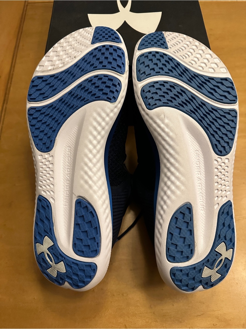 Under Armour Men’s Navy and White Lightweight Training Sneakers - Picture 6 of 6
